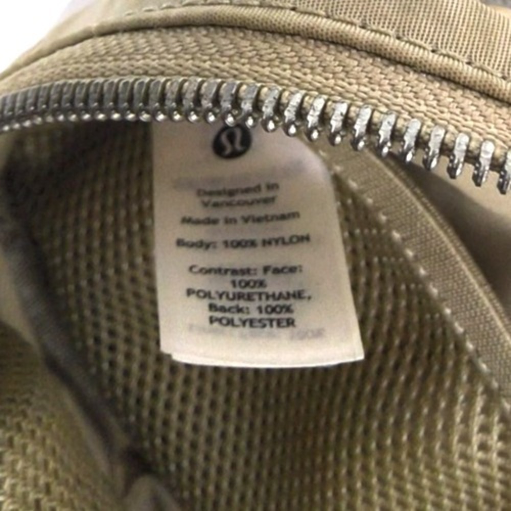 Lululemon Everywhere Belt Bag - Picture 4 of 6